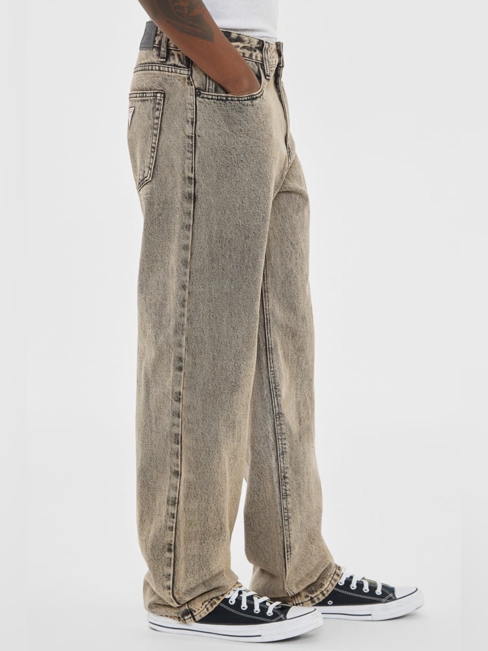 Guess Men's Relaxed Washed Grey-Brown Jeans SZ 32x32 - Picture 3 of 9
